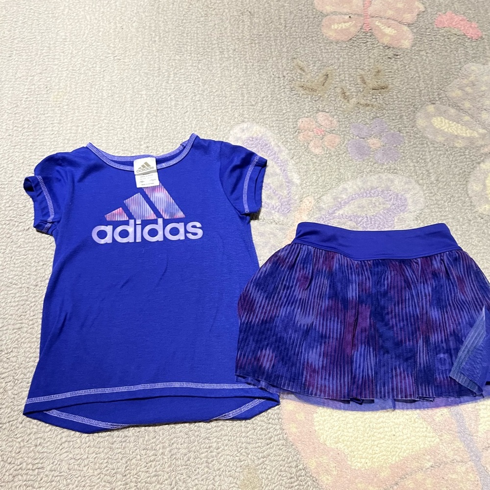 Sold.Adidas toddler girl set 4T